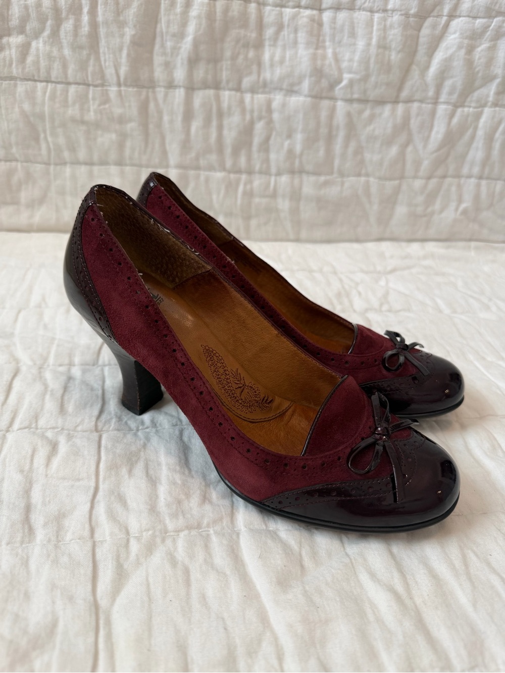 Söfft Vintage Leather and Suede Burgundy Red Pinup Pumps Bow Heels